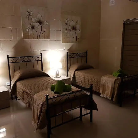 Ic Cens Ta' Kola * Zebbug (Gozo)