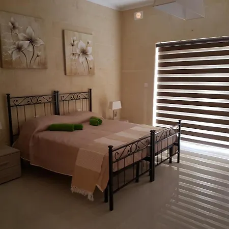 فندق مبيت وإفطار Ic Cens Ta' Kola